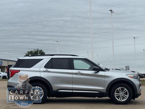 ICONIC SILVER METALLIC 2020 Ford Explorer XLT