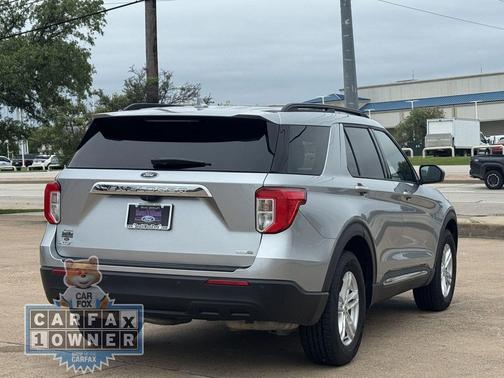 ICONIC SILVER METALLIC 2020 Ford Explorer XLT