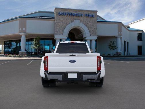 2025 Ford F-350 Lariat Super Duty