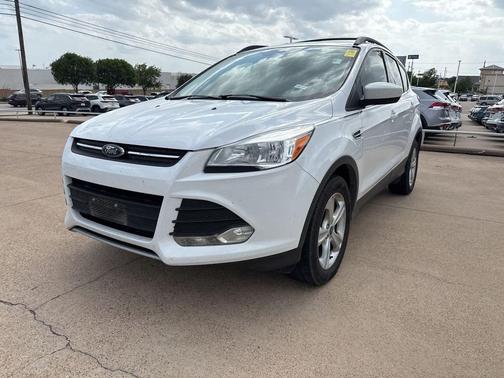 Oxford White 2014 Ford Escape SE