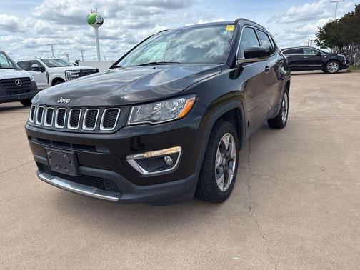 Diamond Black Crystal Pearlcoat 2018 Jeep Compass Limited