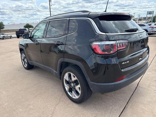 Diamond Black Crystal Pearlcoat 2018 Jeep Compass Limited