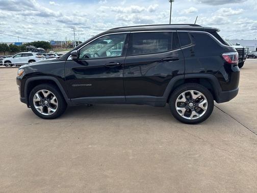 Diamond Black Crystal Pearlcoat 2018 Jeep Compass Limited