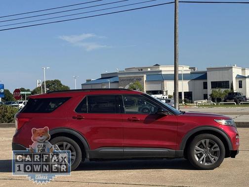 Red Metallic 2022 Ford Explorer XLT
