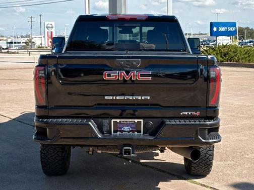 2024 GMC Sierra 2500 AT4