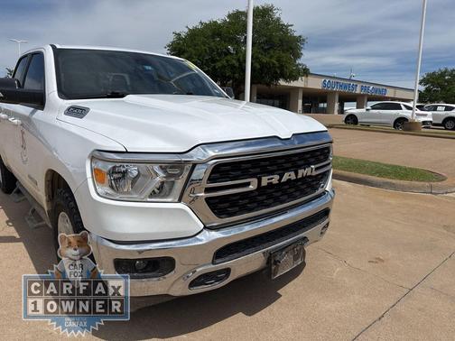 Bright White Clearcoat 2022 RAM 1500 Big Horn/Lone Star