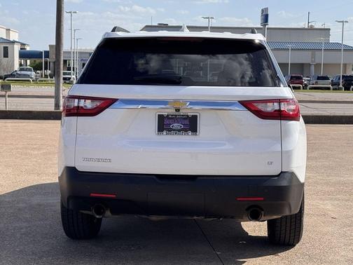 Summit White 2021 Chevrolet Traverse LT Leather