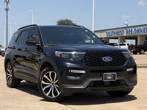 Black Metallic 2022 Ford Explorer ST-Line