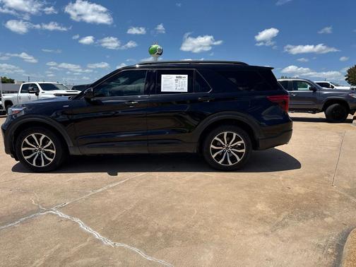 Black Metallic 2022 Ford Explorer ST-Line