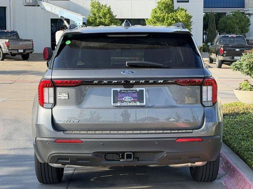 CARBONIZED GRAY METALLIC 2026 Ford Explorer Active