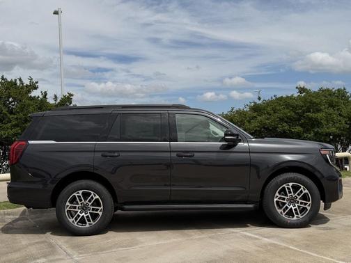 Dark Matter Gray Metallic 2026 Ford Expedition Active