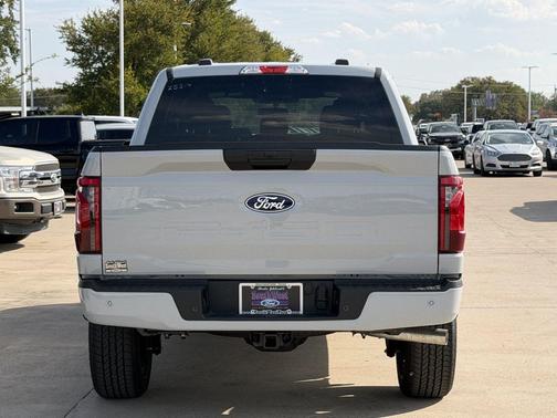 Avalanche 2026 Ford F-150 STX