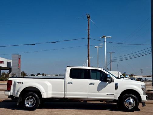 2022 Ford F-350 Platinum