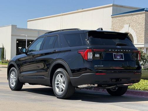 AGATE BLACK METALLIC 2026 Ford Explorer Active