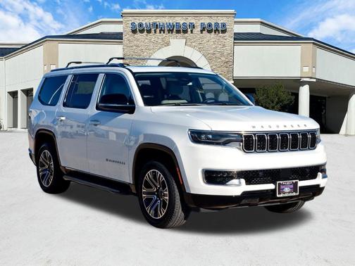 2023 Jeep Wagoneer Base