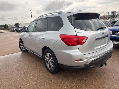 2020 Nissan Pathfinder SL