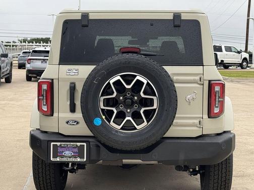 DESERT SAND 2026 Ford Bronco Outer Banks