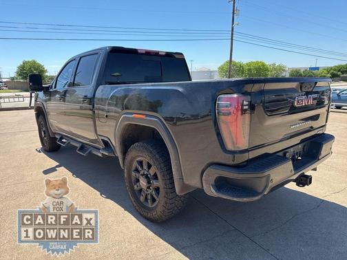 Onyx Black 2024 GMC Sierra 2500 AT4