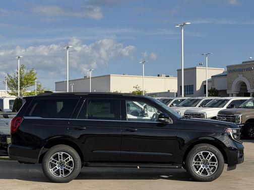 Agate Black Metallic 2026 Ford Expedition Active
