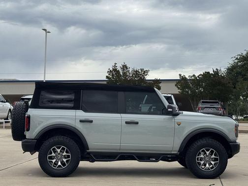 CACTUS GRAY 2023 Ford Bronco Badlands
