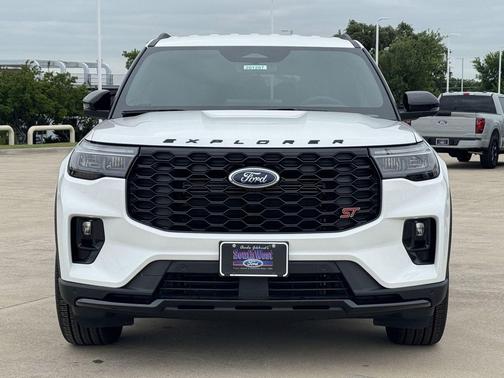 Star White Metallic Tri-Coat 2026 Ford Explorer ST