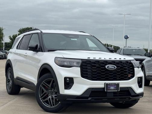 Star White Metallic Tri-Coat 2026 Ford Explorer ST