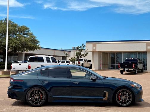 2022 Kia Stinger GT1