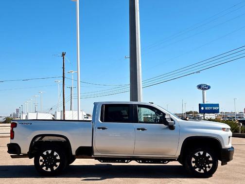 2020 Chevrolet Silverado 2500 Custom