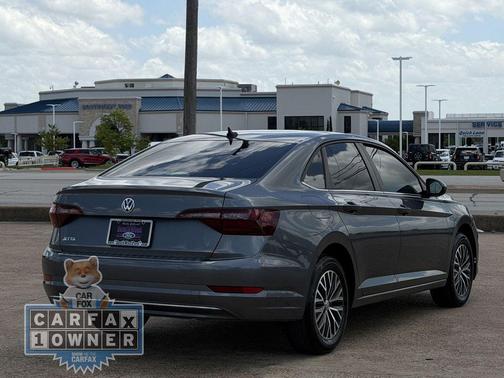 Platinum Gray Metallic 2021 Volkswagen Jetta 1.4T SE