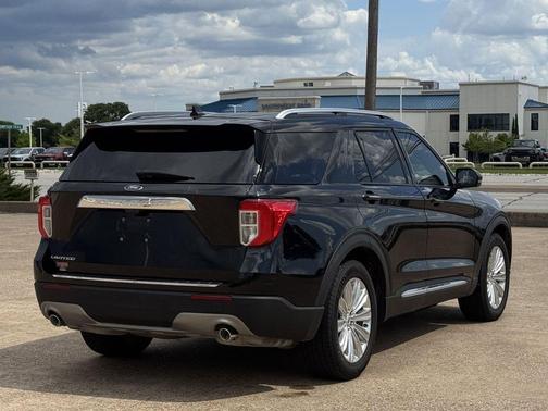 Black Metallic 2023 Ford Explorer Limited
