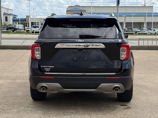 Black Metallic 2023 Ford Explorer Limited