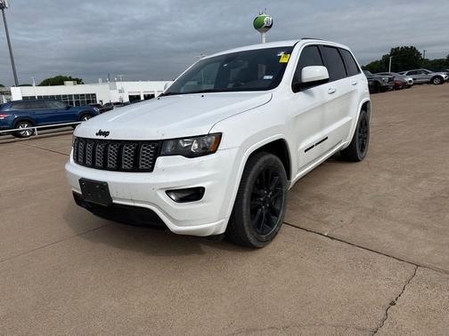 Bright White Clearcoat 2018 Jeep Grand Cherokee Altitude
