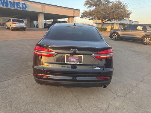 2020 Ford Fusion SE