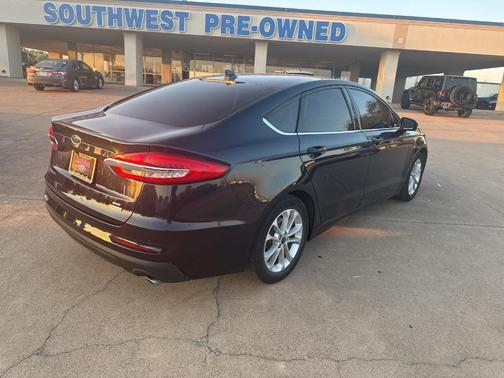 2020 Ford Fusion SE