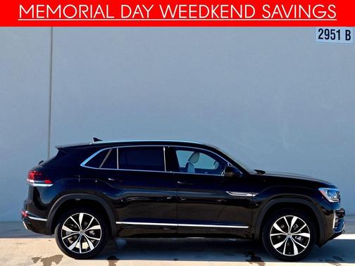 Deep Black Pearl 2025 Volkswagen Atlas Cross Sport 2.0T SEL Premium