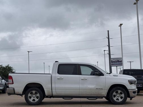 Bright White Clearcoat 2022 RAM 1500 Big Horn/Lone Star