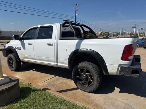 Bright White Clearcoat 2018 RAM 2500 Big Horn