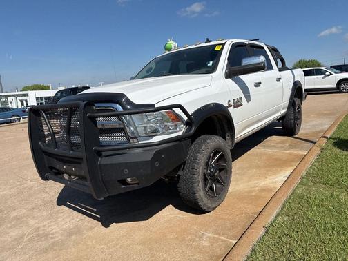 Bright White Clearcoat 2018 RAM 2500 Big Horn