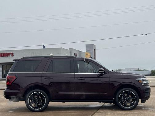 Jewel Red Metallic Tinted Clearcoat 2024 Ford Expedition Limited