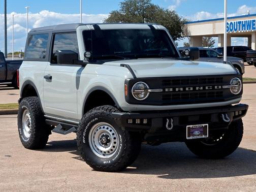 2022 Ford Bronco Base