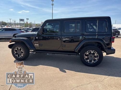 Black Clearcoat 2024 Jeep Wrangler Sahara