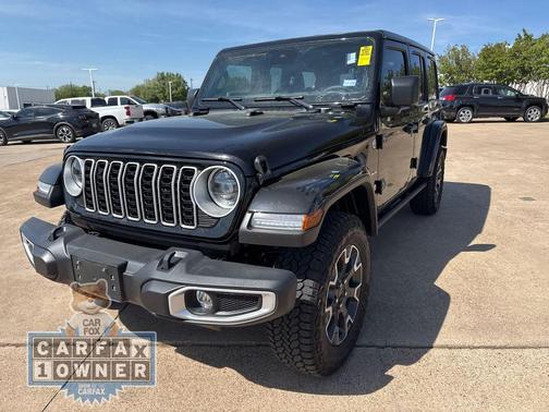 Black Clearcoat 2024 Jeep Wrangler Sahara