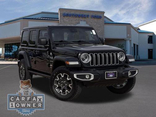 Black Clearcoat 2024 Jeep Wrangler Sahara