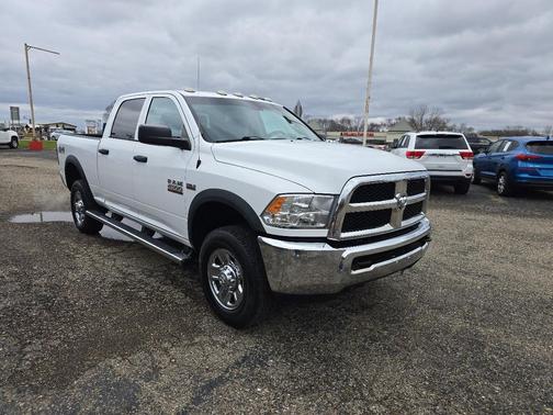 2017 RAM 2500 Tradesman Crew Cab 4x4 6'4' Box