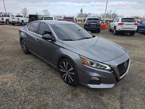 2020 Nissan Altima SR FWD