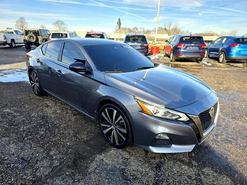 2020 Nissan Altima SR FWD