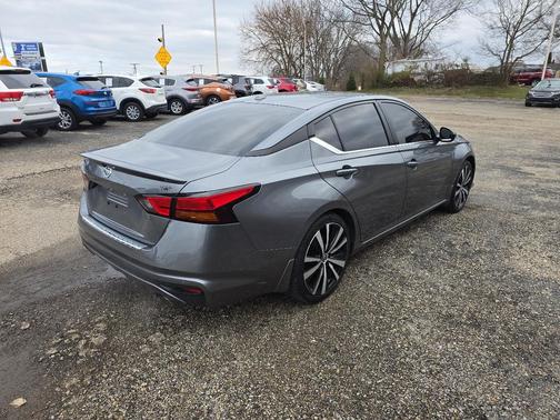 2020 Nissan Altima SR FWD