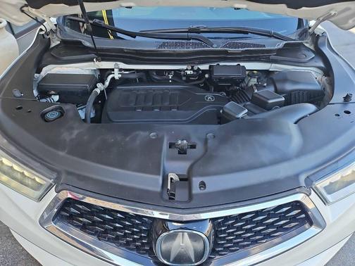 White Diamond Pearl 2018 Acura MDX 3.5L w/Technology Package