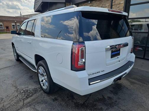 White 2017 GMC Yukon XL Denali