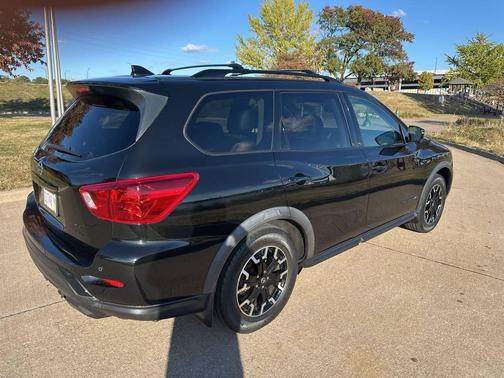 2020 Nissan Pathfinder SL 4WD